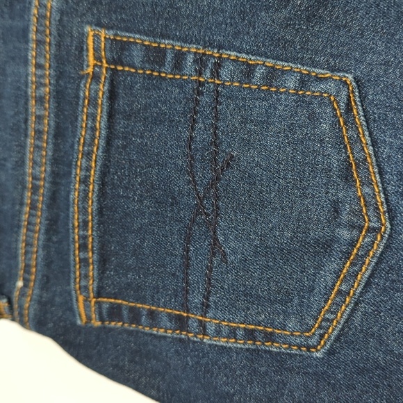 Levi's 10R Blue Straight Leg Kids Jeans with Floral Embroidery NEW WITH TAGS!! - Picture 7 of 11